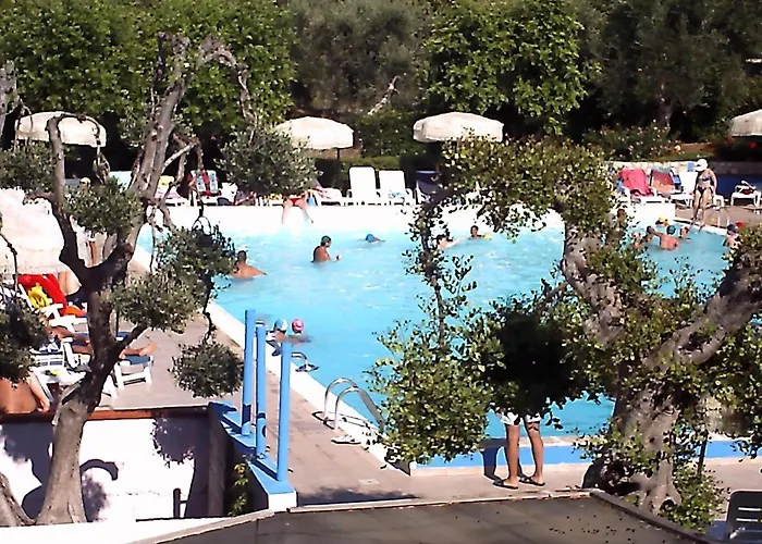 Con Piscina Mare 비에스테